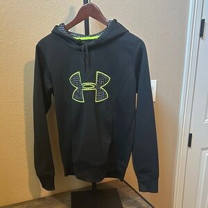 Women’s under armour hoodie size small